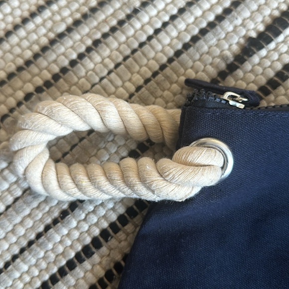 Pouch - Picture 3 of 9